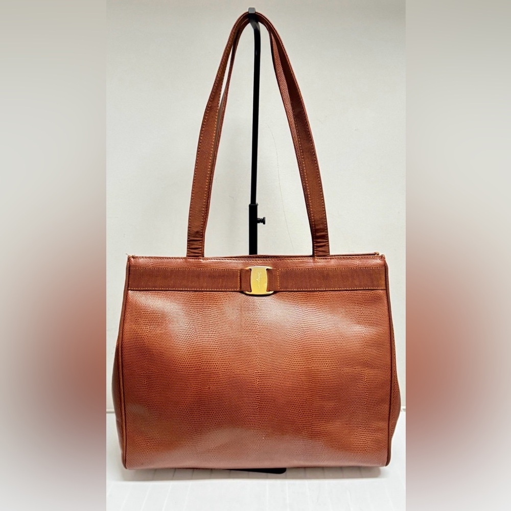 EUC VINTAGE SALVATORE FERRAGAMO Leather Tote Gator-Embossed Gold Hardware